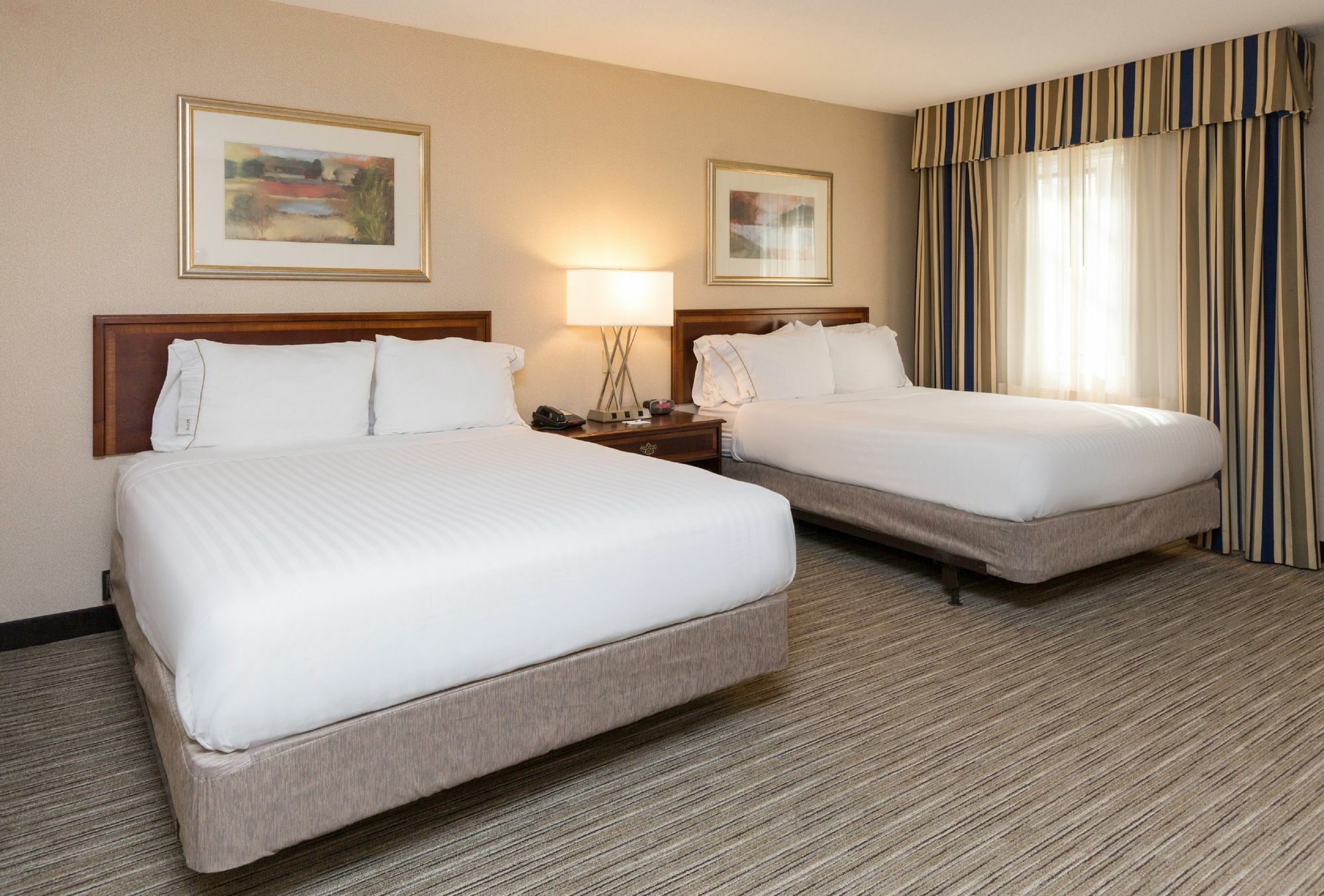 Holiday Inn Express Des Moines-At Drake University, An Ihg Hotel Eksteriør bilde